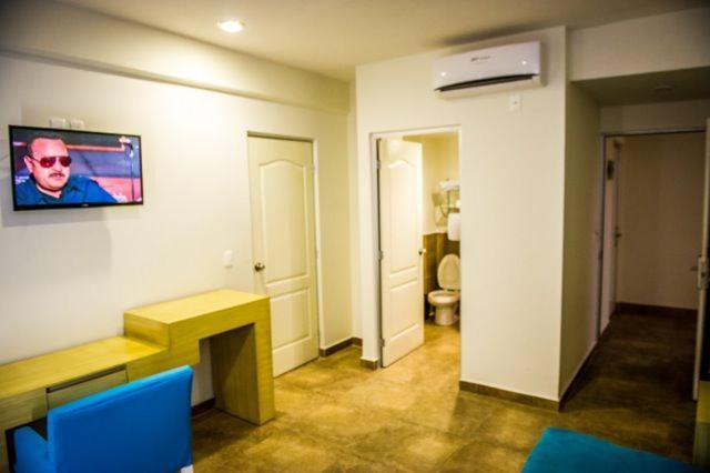 Hm Hotel Manzanillo Exteriör bild